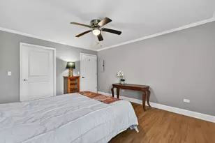 1613 Silverstone Dr, Carpentersville, IL 60110 - Photo 14