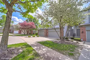 908 Elizabeth Dr, Streamwood, IL 60107 - Photo 2