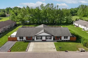 211 Wild Rose Ln, Marion, IL 62959 - Photo 2