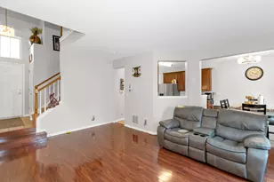 912 Kings Canyon Dr, Streamwood, IL 60107 - Photo 10