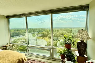 9655 Woods Dr, Skokie, IL 60077 - Photo 20