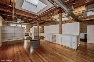 434 W Ontario St, Chicago, IL 60610 - Photo 2