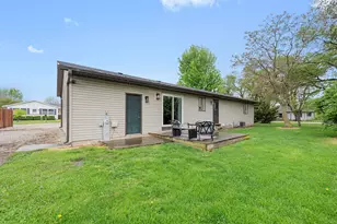 110 S Elm Ave, Saint Anne, IL 60964 - Photo 16