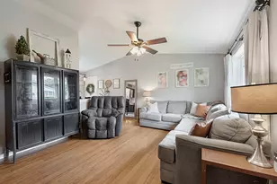 110 S Elm Ave, Saint Anne, IL 60964 - Photo 2