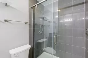1911 Grove Ave, Schaumburg, IL 60193 - Photo 14