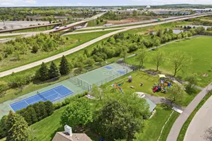 1911 Grove Ave, Schaumburg, IL 60193 - Photo 4