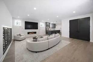 2457 W Byron St, Chicago, IL 60618 - Photo 28