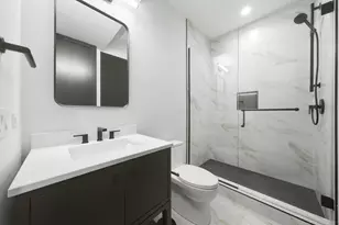 2457 W Byron St, Chicago, IL 60618 - Photo 32