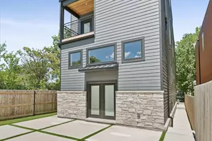 2457 W Byron St, Chicago, IL 60618 - Photo 8