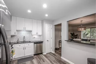 585 Sharon Way, Bolingbrook, IL 60440 - Photo 6