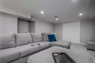 585 Sharon Way, Bolingbrook, IL 60440 - Photo 14