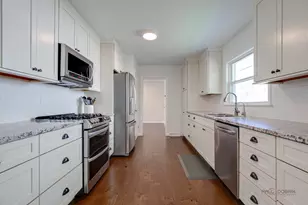 1405 Wescott Rd, Northbrook, IL 60062 - Photo 10