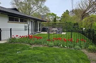 4720 W Albion Ave, Lincolnwood, IL 60712 - Photo 6