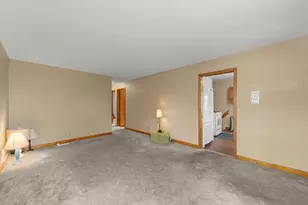 9966 Montrose Ave, Schiller Park, IL 60176 - Photo 4