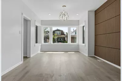 7948 S Colfax Avenue, Chicago, IL 60649 - Photo 2