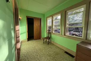 314 S Quincy St, Clifton, IL 61727 - Photo 2