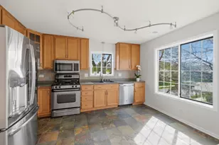 1312 E Evergreen Dr, Palatine, IL 60074 - Photo 8
