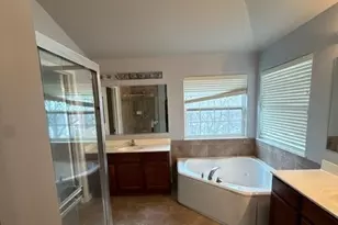 5650 Brentwood Dr, Hoffman Estates, IL 60192 - Photo 16