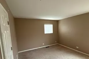 5650 Brentwood Dr, Hoffman Estates, IL 60192 - Photo 14