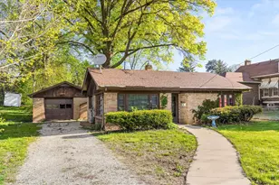 210 E 1st St, Streator, IL 61364 - Photo 2