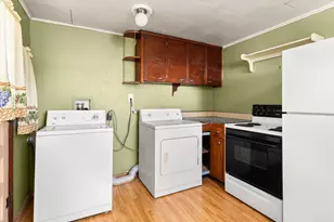 210 E 1st St, Streator, IL 61364 - Photo 12