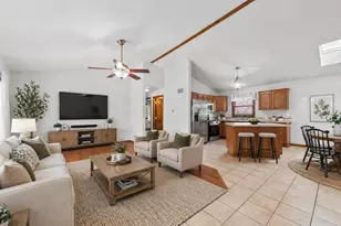 5214 Parkview Dr, McCullom Lake, IL 60050 - Photo 4