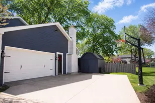 2S316 Arrowhead Dr, Wheaton, IL 60189 - Photo 36
