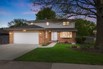 900 Dearborn Circle, Carol Stream, IL 60188 - Photo 2