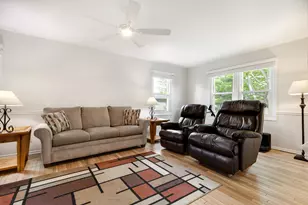 900 Dearborn Cir, Carol Stream, IL 60188 - Photo 8