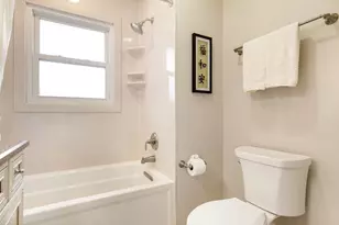 900 Dearborn Cir, Carol Stream, IL 60188 - Photo 16