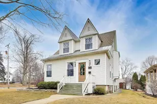 520 S Wheaton Ave, Wheaton, IL 60187 - Photo 2
