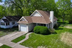 1320 W 2nd St, Rock Falls, IL 61071 - Photo 2