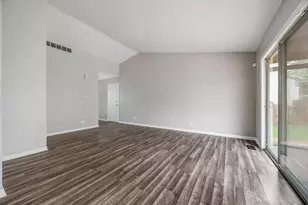 2666 Prairieview Ln, Aurora, IL 60502 - Photo 4