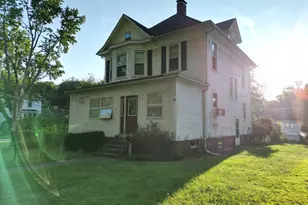 533 S 4th St, Watseka, IL 60970 - Photo 2