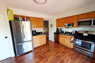 3535 Treaty Ln, Hoffman Estates, IL 60192 - Photo 2