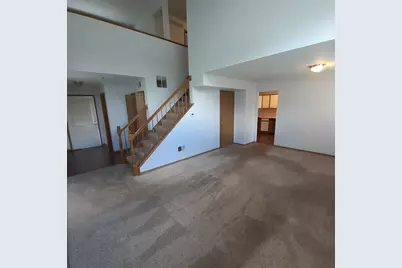156 Castlewood Court #156, Roselle, IL 60172 - Photo 4