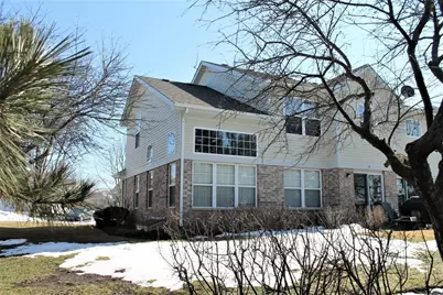 156 Castlewood Court #156, Roselle, IL 60172 - Photo 2