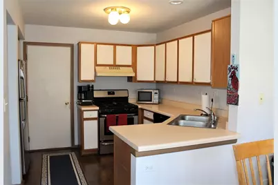 156 Castlewood Court #156, Roselle, IL 60172 - Photo 6