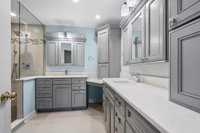 9012 Buckingham Park Drive, Des Plaines, IL 60016 - Photo 14
