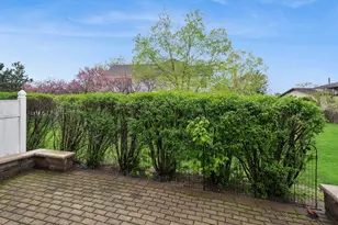 9012 Buckingham Park Dr, Des Plaines, IL 60016 - Photo 20