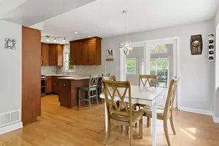 0N717 Knollwood Dr, Wheaton, IL 60187 - Photo 8