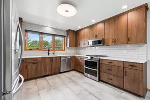 8536 Biltmore Dr, Orland Park, IL 60462 - Photo 4