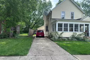 527 Hoyles Ave, Aurora, IL 60505 - Photo 2