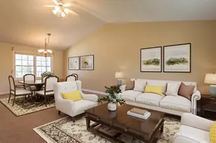 741 S Parkcrest Dr, Freeport, IL 61032 - Photo 2