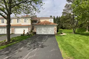 832 Coronado Ct, Elgin, IL 60123 - Photo 2