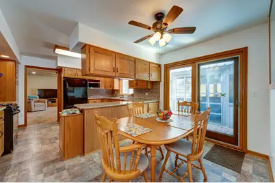0S885 Spring Green Way, Batavia, IL 60510 - Photo 4