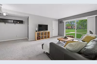 9352 Bay Colony Drive #1E, Des Plaines, IL 60016 - Photo 4