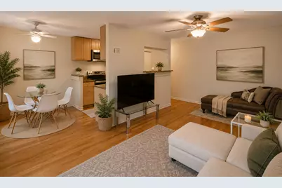 420 W Aldine Avenue #222, Chicago, IL 60657 - Photo 2