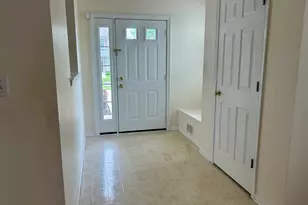 3165 Falling Waters Ln, Lindenhurst, IL 60046 - Photo 4