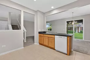 642 Legend Ln, McHenry, IL 60050 - Photo 10